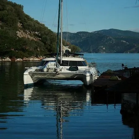 On Y Va , Delightful 3 Bedroom Catarmaran, With Skipper Marmaris